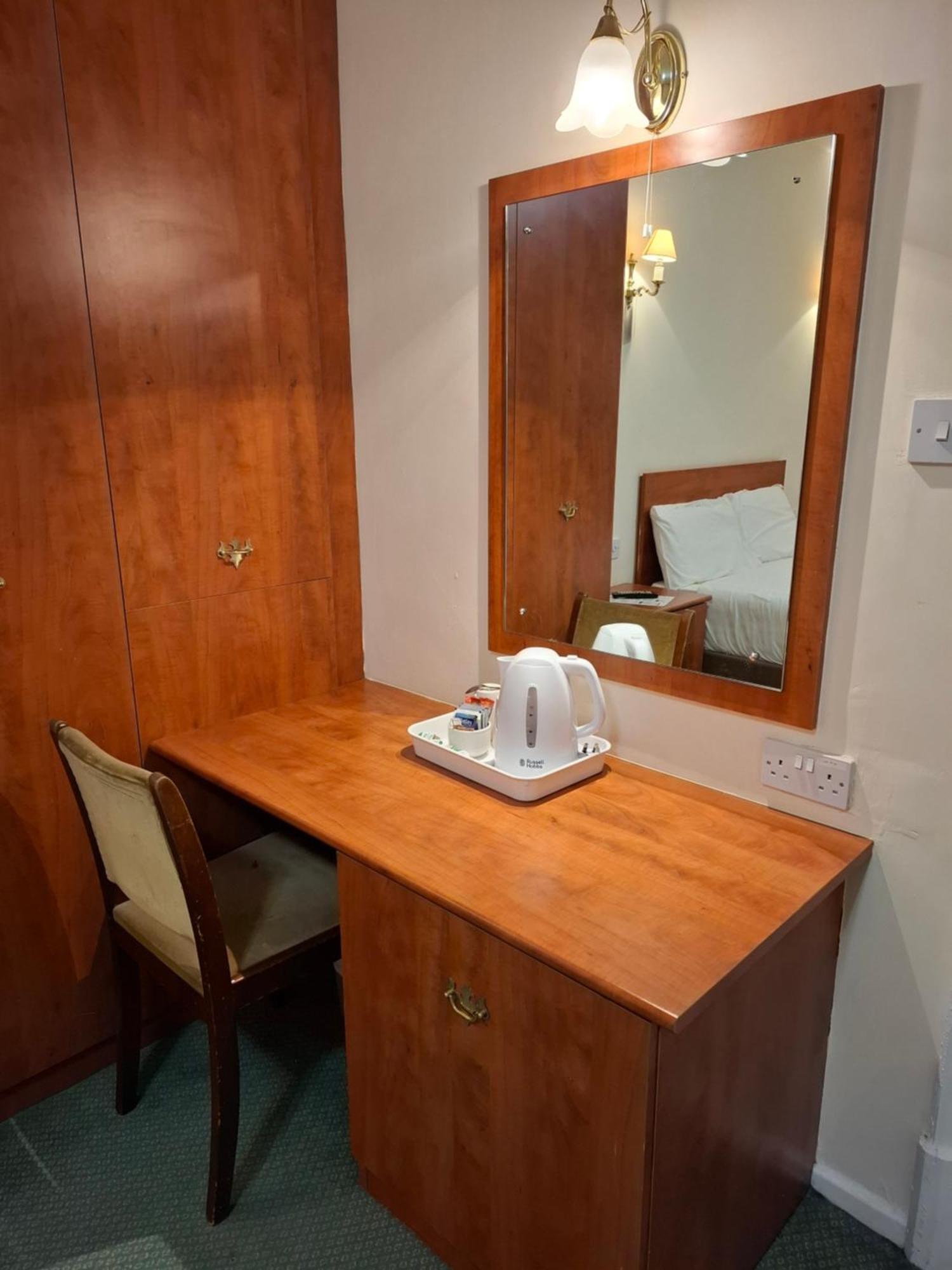 Borough Arms Hotel Newcastle-under-Lyme Buitenkant foto
